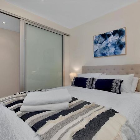 Sea And Park Deluxe Glenelg Apartment Bagian luar foto