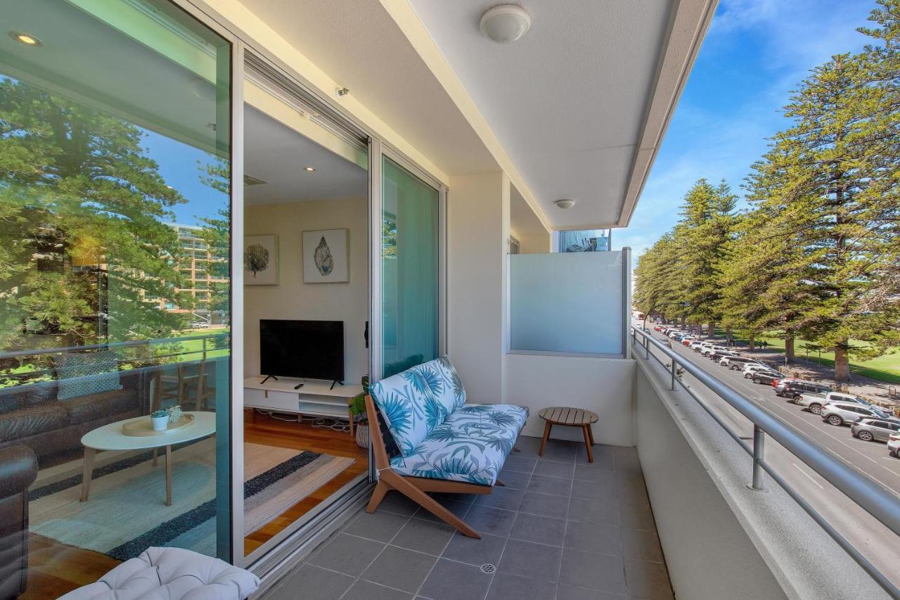 Sea And Park Deluxe Glenelg Apartment Bagian luar foto
