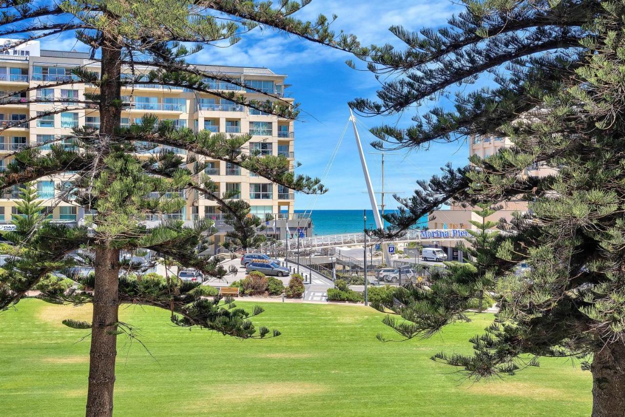 Sea And Park Deluxe Glenelg Apartment Bagian luar foto