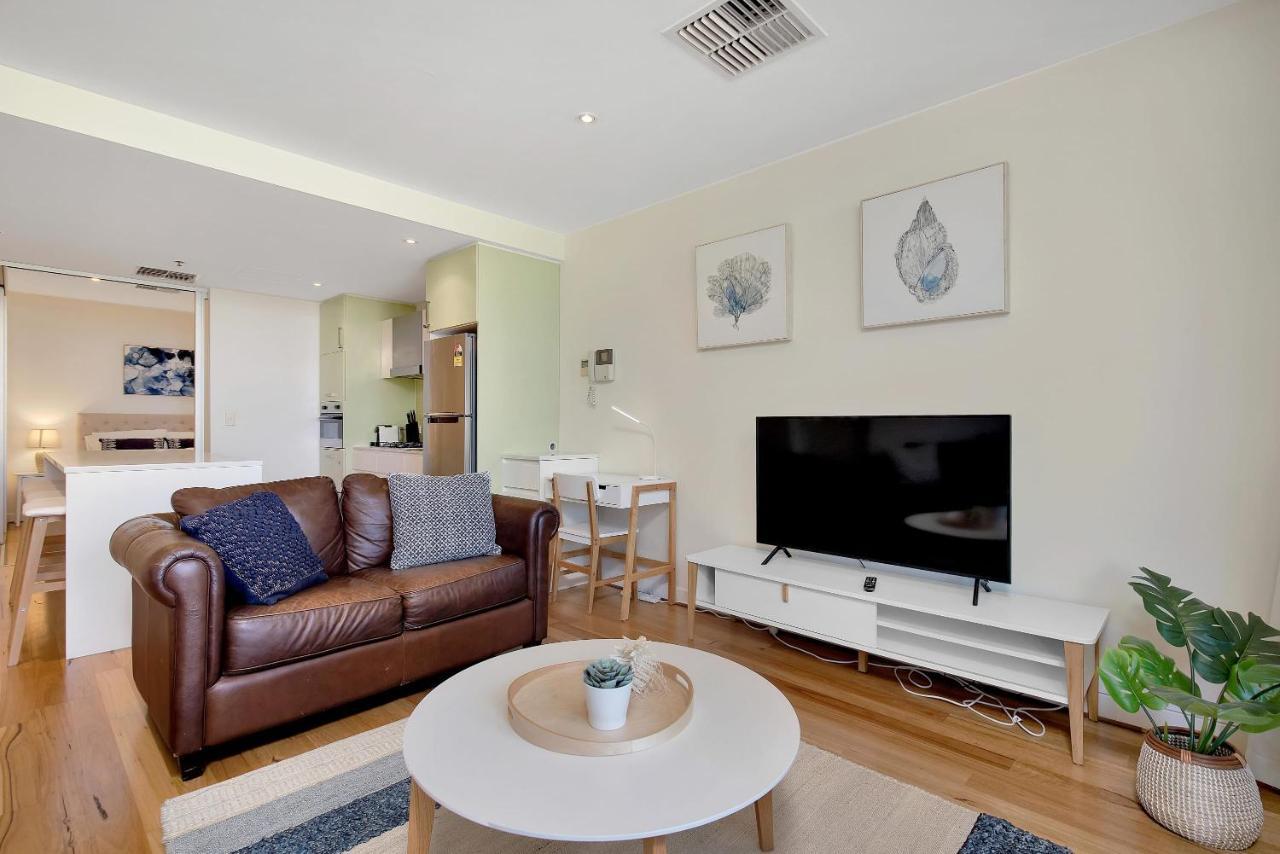 Sea And Park Deluxe Glenelg Apartment Bagian luar foto