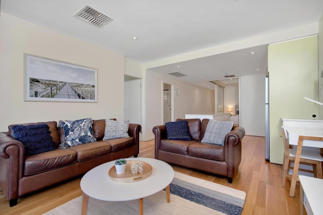 Sea And Park Deluxe Glenelg Apartment Bagian luar foto